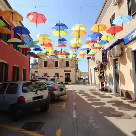Ana A2 , 40 M2 * Novigrad (Istria)