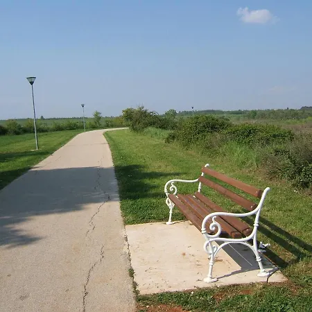 Ana A2 , 40 M2 * Novigrad Istria