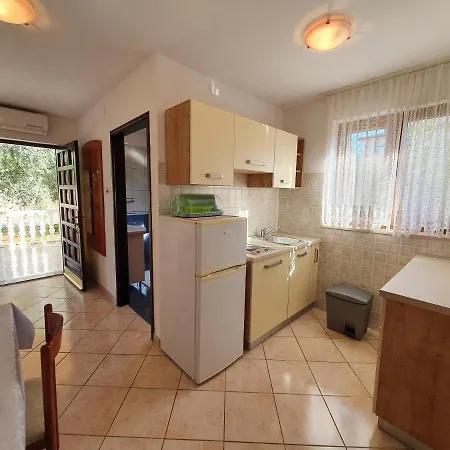 Ana A2 , 40 M2 * Novigrad (Istria)