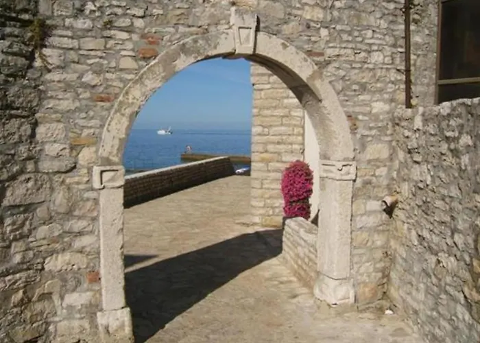 Ana A2 , 40 M2 * Novigrad Istria