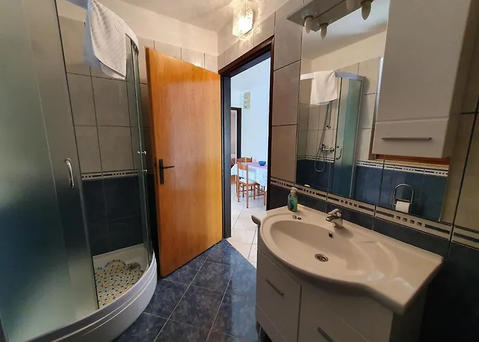 Ana A2 , 40 M2 * Novigrad (Istria)