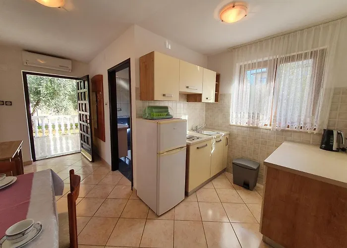 Ana A2 , 40 M2 * Novigrad Istria